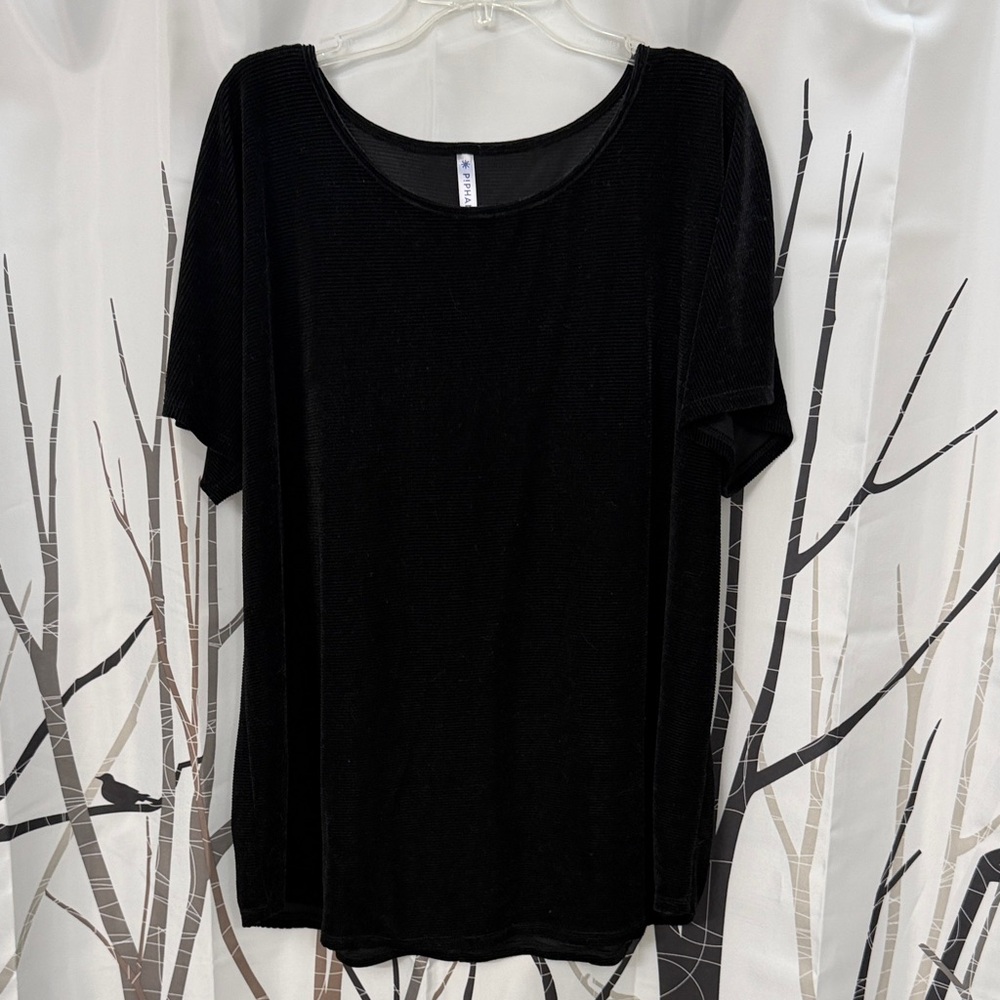Piphany Black Short Sleeve Velvet Tee
